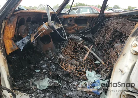 1968 Oldsmobile 98 z USA, uszkodzony, nr VIN 386698M255230